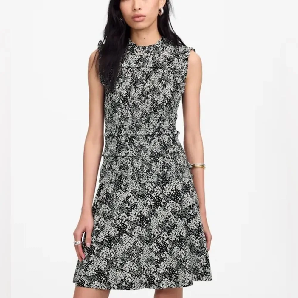 Madewell Smocked Crewneck Mini Dress in Floral Size 6